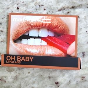 🆕️ MAC Lipglass Mini, in color Oh Baby